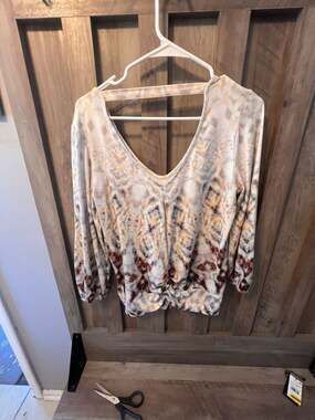 Liverpool Los Angeles Tie Dye Long Sleeve V-Neck Blouse Size S